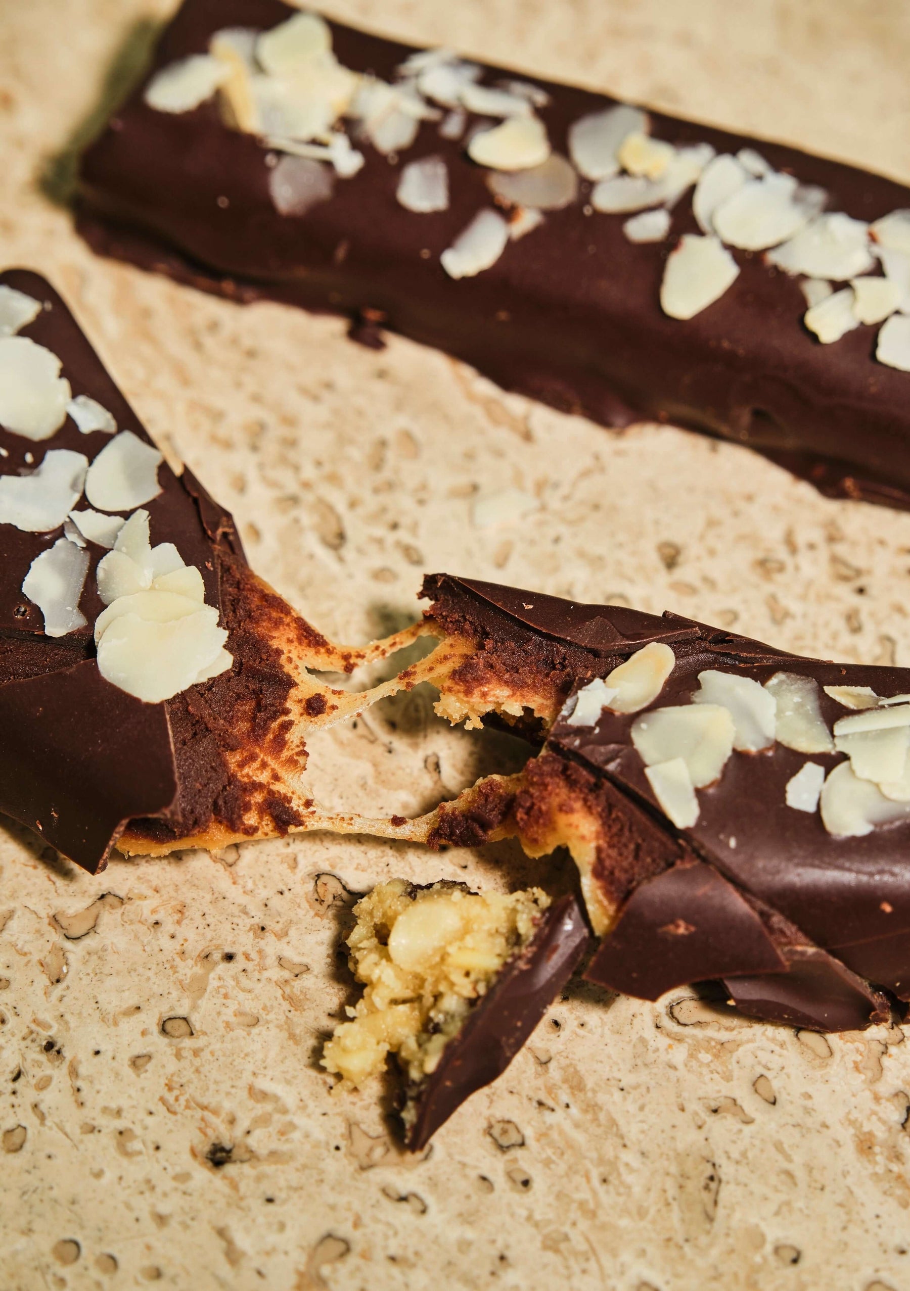 ALMOND NOUGAT BAR (PIECE)