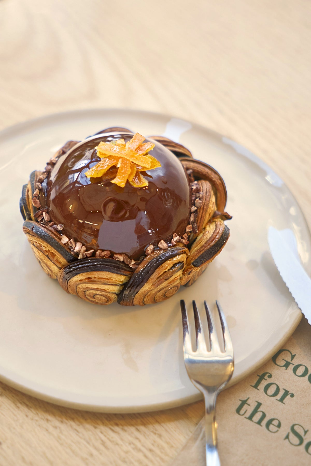 BLACK PEARL DANISH – KARAMELLİ ÇİKOLATALI DANISH KRUVASAN
