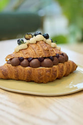 Noir Berry Croissant