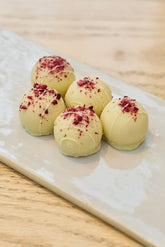 WHITE CHOCOLATE BERRY TRUFFLE (3'LÜ)